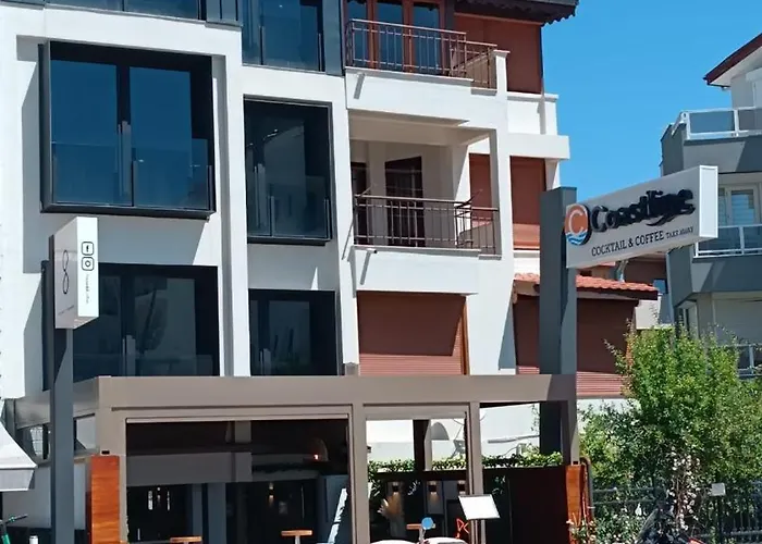 Coastline מלון *